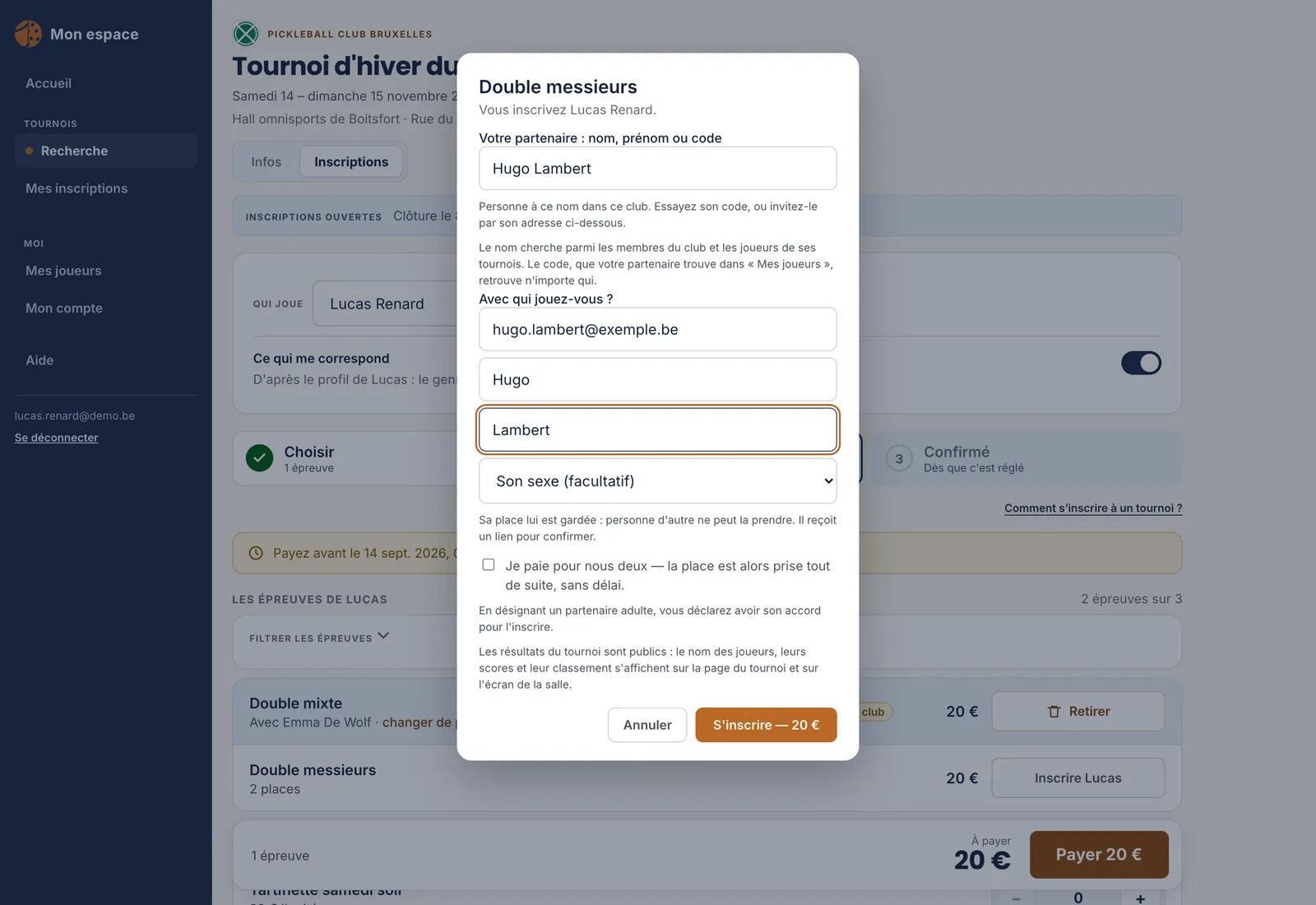La fenêtre d’inscription à une épreuve de double&nbsp;: le partenaire cherché par son nom, puis invité par son adresse, son prénom et son nom, la mention que sa place lui est gardée, et la case pour payer à deux
